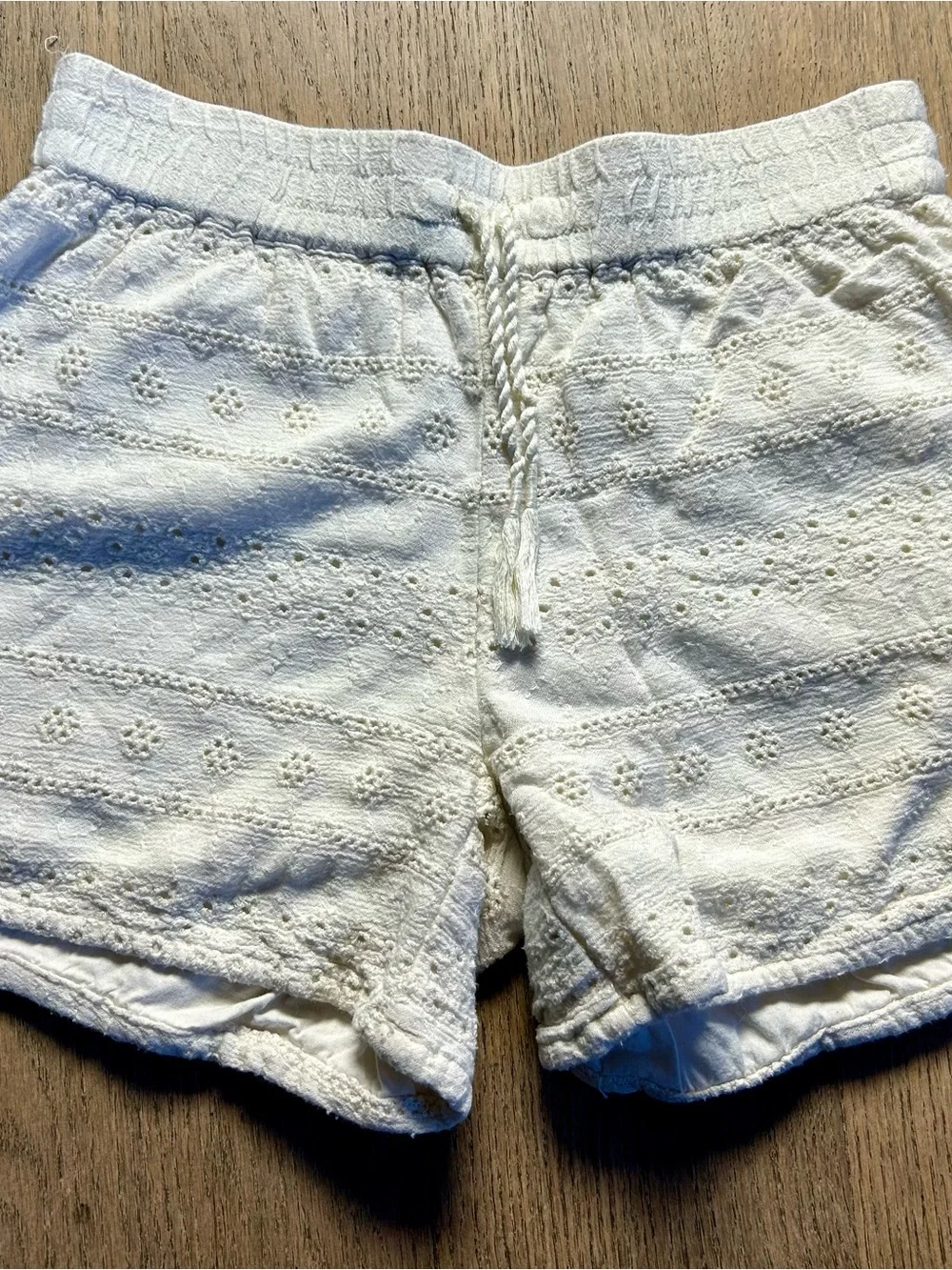 Old Navy Girls Cream Embroidered Shorts Size M 8-9 Regular